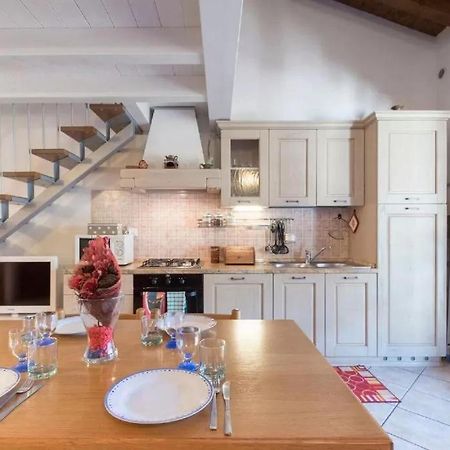 Casa Vacanze Rosalba Ferrara di Monte Baldo エクステリア 写真