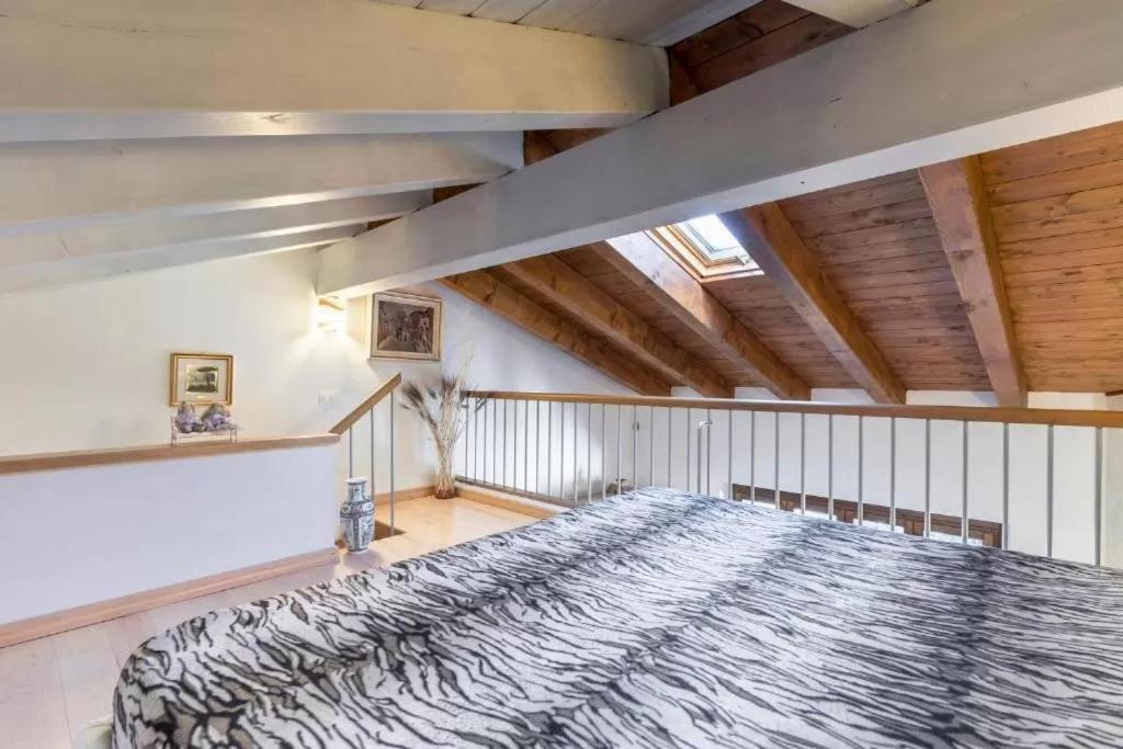Casa Vacanze Rosalba Ferrara di Monte Baldo エクステリア 写真
